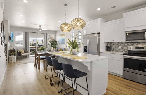 Washington Fields Casa | New Listing Happy Hawaiian
