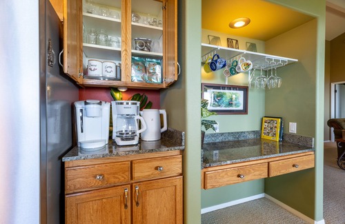 Kona Palisades Casa | NEW LISTING Kailua-Kona 3-bedroom, 2-bath single-family home Ocean & Sunset View