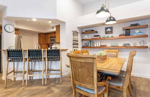 Edwards Condominio | New Listing! Located in Edwards close proximity to shops and restaurants!