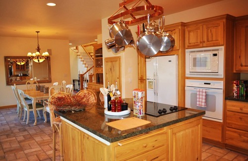 Florence Casa | New Listing! Luxurious Lakefront Estate with private dock, fire pit, gas grill, and amazing views