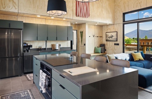 Creede Condominio | New Listing! Luxury Uptown Loft and Studio Combo-Heart of Downtown Creede