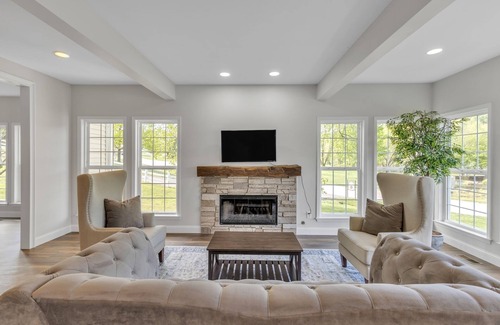 Saint Albans Casa | NEW LISTING! Luxury Golf Retreat with HOT TUB Near Dreamy Wedding Venues by RedAwning