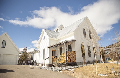 Creede Casa | New Listing! Luxury Victorian-Style Home-Gourmet Kitchen-Amazing Views-AC