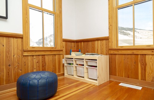 Creede Casa | New Listing! Luxury Victorian-Style Home-Gourmet Kitchen-Amazing Views-AC