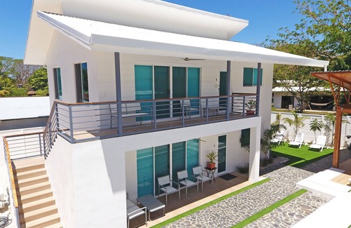 Malpaís Casa | Elegante Nicoya Villas # 3 (Incluye desayuno) frente a la playa de Mal País!