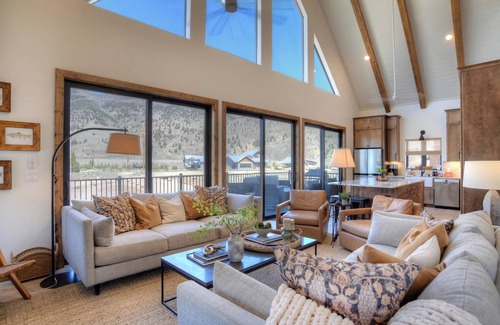 Creede Casa | New Listing! New Construction - Luxury Private Home - Views of Bristol Head