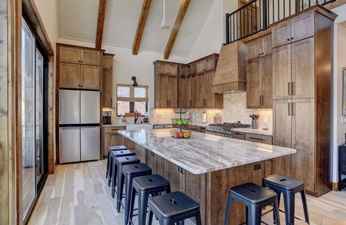 Creede Casa | New Listing! New Construction - Luxury Private Home - Views of Bristol Head