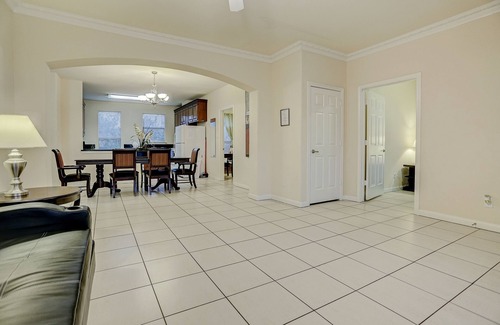 Spring Branch Central Condominio | ¡¡Nuevo listado!! Condominio recién amueblado, I-10 West / Beltway 8, 4 habitaciones 2 baños, 77080