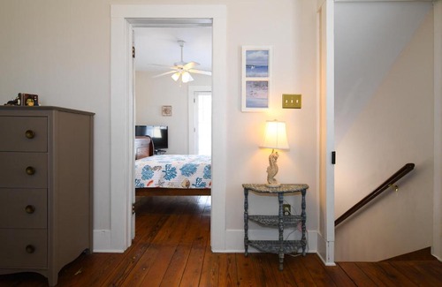 San Jacinto Casa | New Listing! Only 2 blocks to the beach, updated two-story home on East End! - Catch a Wave
