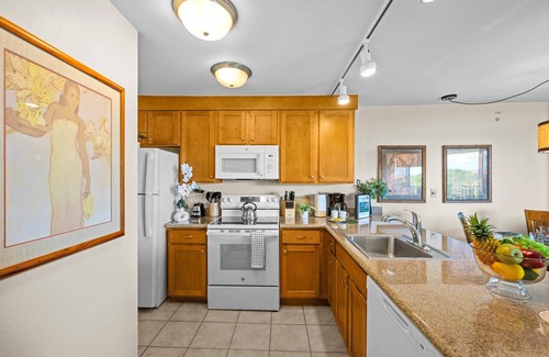 Honokowai Condominio | New Listing! Paradise found, Sea views, lush vibes