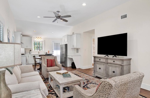 Fairhope Cabaña | NEW LISTING! Peaceful, Fairhope Cottage