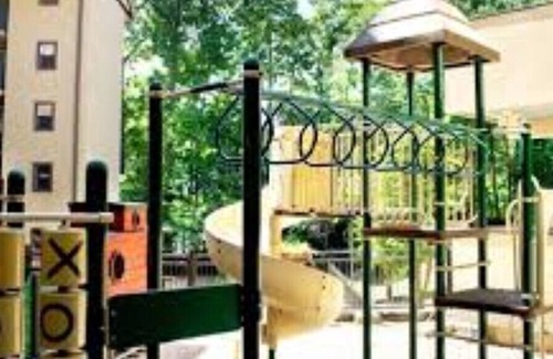 Gatlinburg Villa | New Listing! Prime location in Gatlinburg! Walk to all attractions. $169