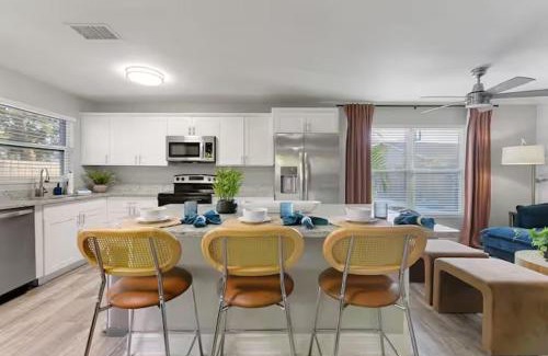 Seminole Casa | New listing promo,10 min to beach, backyard fun, Pool