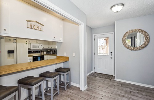 Ono Island Casa | New Listing!| Quiet Neighborhood| Sun Room| Large Patio| Neighborhood beach, playground & tennis