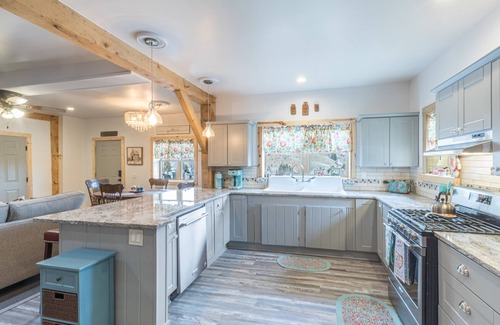 Creede Casa | New Listing! Recently Remodled - Mountain Cottage - Walk to Downtown Creede