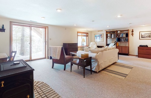 Lac du Flambeau Casa | New listing! Rustic retreat in the woods w/ wood-burning fireplace & large deck!