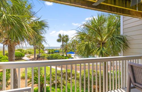 Isle of Palms Apartamento | New Listing! Seagrove Villa 3A - Luxurious Ocean View!