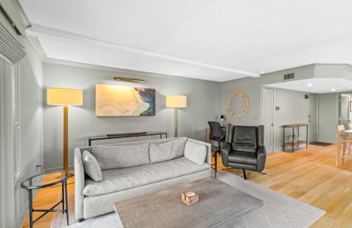 Isle of Palms Apartamento | New Listing! Seagrove Villa 3A - Luxurious Ocean View!