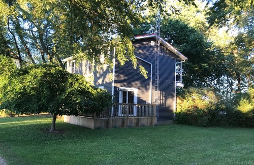 Romney Cabaña | NEW LISTING! Spacious Beachfront Retreat on Lake Erie
