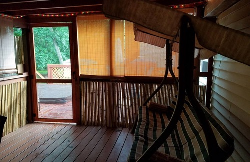 Greentown Casa | NEW LISTING! Spacious Lake Wallenpaupack Getaway W/Hot Tub.