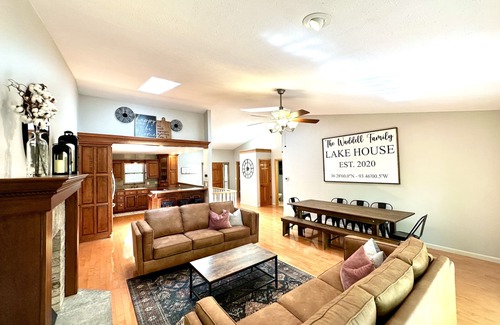 Holiday Island Casa | NEW LISTING SPECIAL! Large-Serene House w/Great Views.