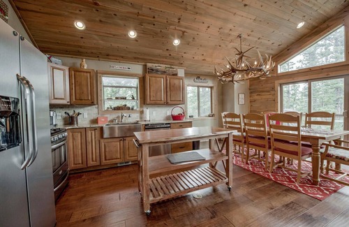 Michigan Hill Casa | New Listing! Stunning 3 Acre Park County Retreat