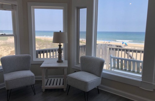 South Nags Head Casa | New Listing! Summer Breeze - Oceanfront 8 BR OBX/Nags Head home with Elevator!