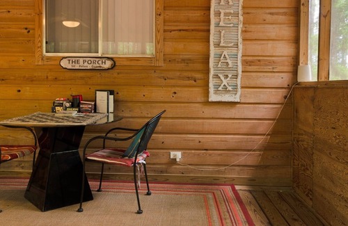 Tyler Cabina | NEW LISTING! The Lazy Squirrel (1-Bedroom Cabin) by RedAwning