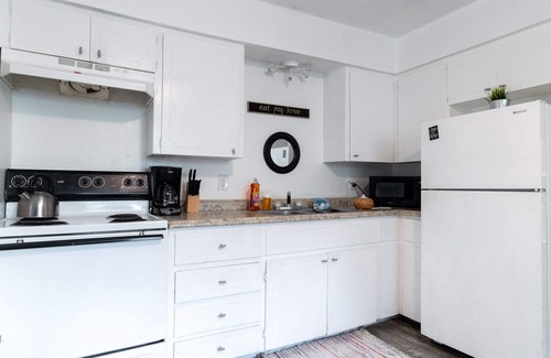 Johnston Terrace Casa | ¡Nuevo listado! Económico y funcional de 2 bd cerca de AUS y del centro