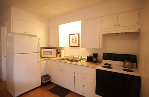 Johnston Terrace Apartamento | ¡Nuevo listado! Ahorrador y funcional 1BD Apt cerca de AUS y del centro