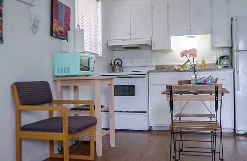 Johnston Terrace Apartamento | ¡Nuevo listado! Estudio económico y funcional cerca de AUS y del centro
