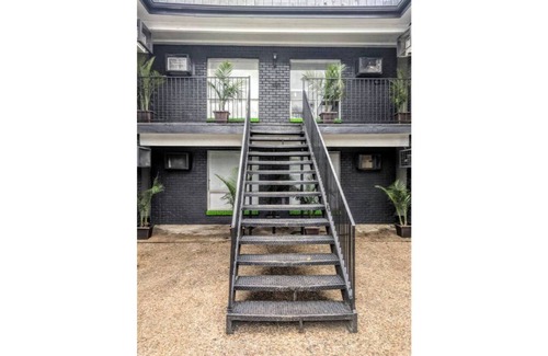Johnston Terrace Casa | ¡Nuevo listado! Thrifty & Functional 2 BD cerca de AUS y el centro