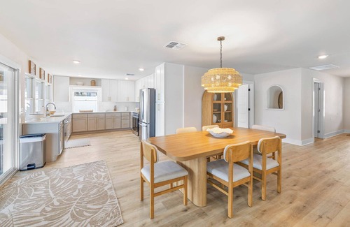 Spring Hill Casa | New Listing/Tiki Bar/Waterfront/Pool/games