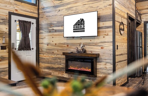 Ringold Cabina | NEW LISTING Tiny cabin, full kitchen, private back deck, fire pit, near lake