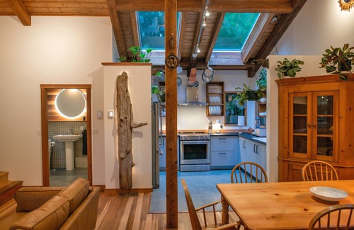 Tofino Casa | New listing: Tofino Cabin at Chesterman Beach