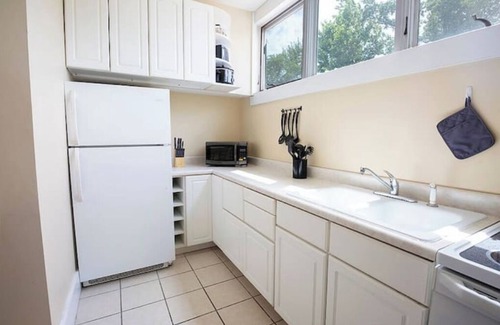 Bloomington Apartamento | New Listing! Updated lovely one bedroom apartment!