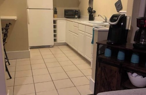 Bloomington Apartamento | New Listing! Updated lovely one bedroom apartment!