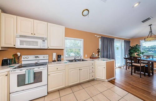 Independence Square Apartamento | New Listing Enjoy our Aqua Beach Suite 2 bedroom walk to BEACH