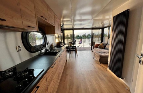Baambrugse Zuwe Apartamento | NEW - Little Asia - Houseboat Lake Near Amsterdam