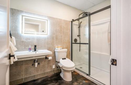 North Oakland Apartamento | New Loft 5 min to PPG or Convention center Sleeps 4