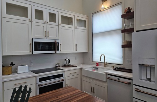 McFarland Casa | NEW! Loft-Style 2BR Haven, Minutes to Madison