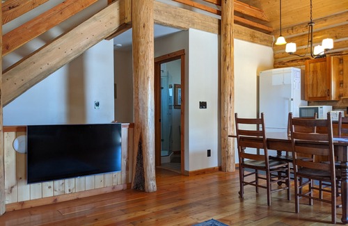 West Yellowstone Cabina | Brand New Log Home - cuadras de la puerta oeste de Yellowstone