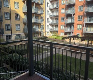 Whittington Apartamento | New London 2-Bedroom 2-Bath Apartment- Contractors and Long Stays Dis-Count