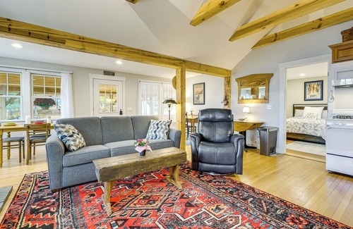 New London Cabaña | New London Cottage w/ Grill, Lake & Beach Access