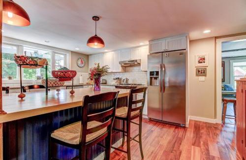 Williamsville Casa | New Lovely Vermont Hamlet Home near Rock River
