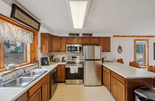 North Creek Casa | NEW! Lower Darby 2-Bedroom Townhouse with Pool by The Summit at Gore Mountain