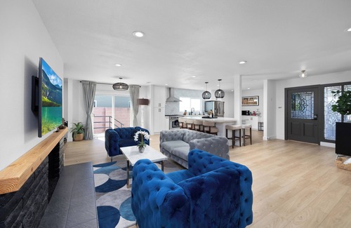 Fullerton Casa | NEW Lux 5BR Villa Near Disney, Knotts, LA, OC w/ Hot Tub & Games