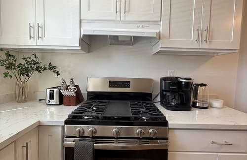 Old Mountain View Casa | New Lux and Cozy MTV Downtown Traveler's Dream Home