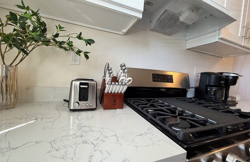 Old Mountain View Casa | New Lux and Cozy MTV Downtown Traveler's Dream Home