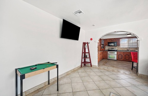 Coronado Casa | New Lux Roses House-Mins to Mayo Clinic & Airport.